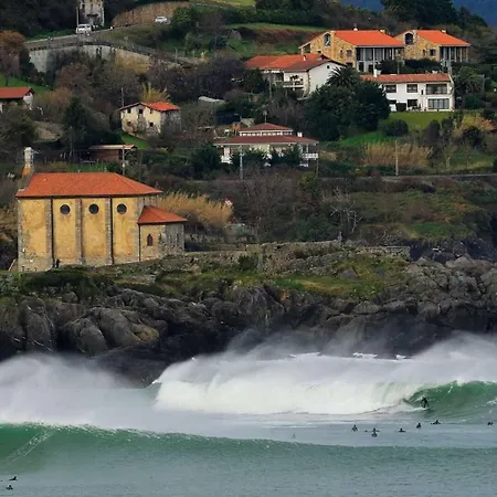 Laga Surfing Chalet *