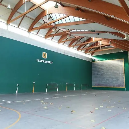 Laga Surfing 샬레 이바란겔루